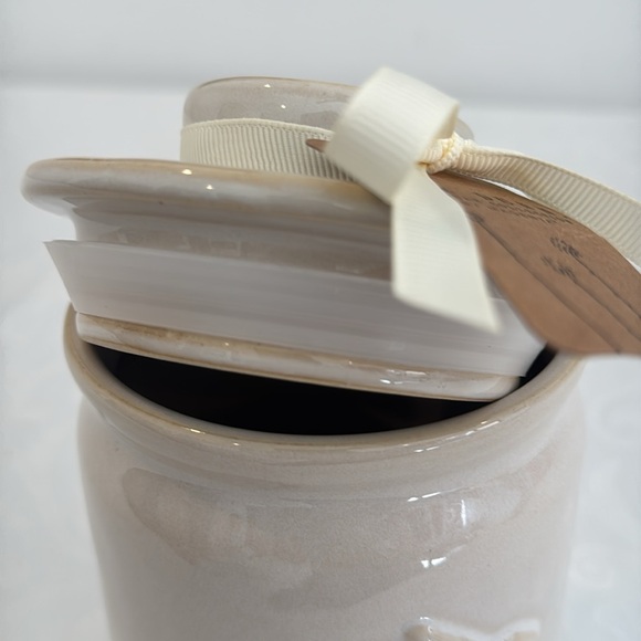 Rae Dunn Spring Small Canister. - Picture 5 of 9